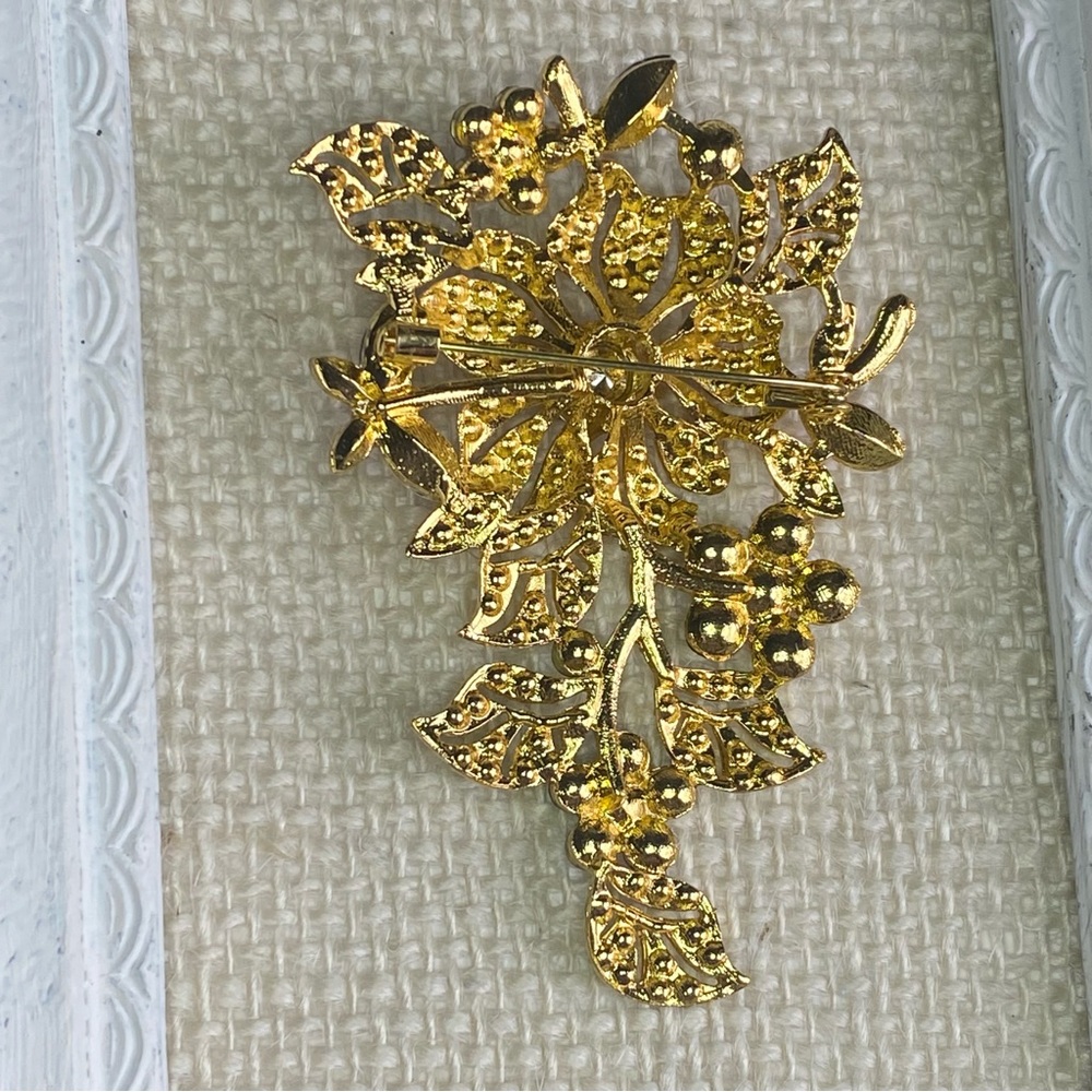 Large Flower Statement Pink Bling Brooch pin - Picture 4 of 7